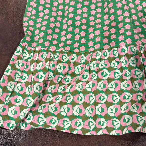 Roller Rabbit Green and Pink Patterned Dress. Size 4 - Picture 4 of 4